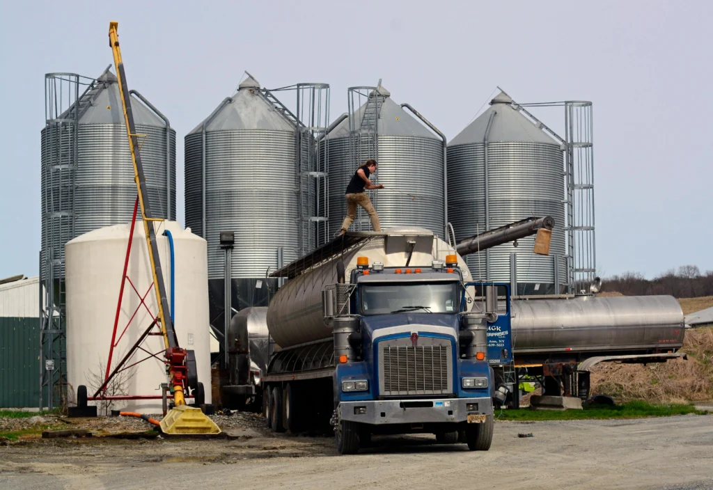 bulk-fuel-truck-loading-at-farm-storage-tanks - Rhino Fuel Diesel fuel quality truck loading at storage tanks