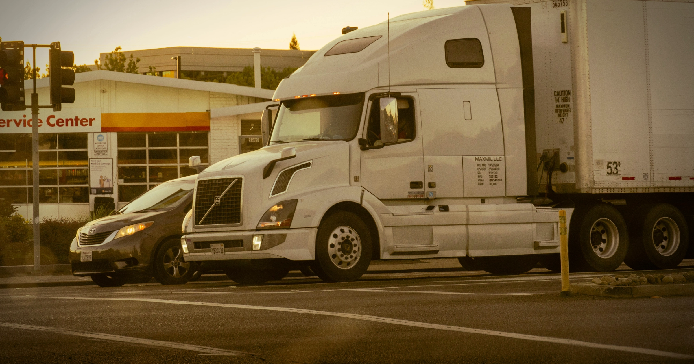 Should Your Fleet Switch to Hybrid Reefer Units? Pros and Cons